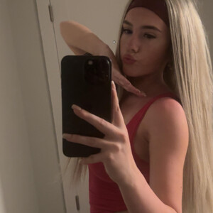 Audreylane07 Caucasian webcam from Canada